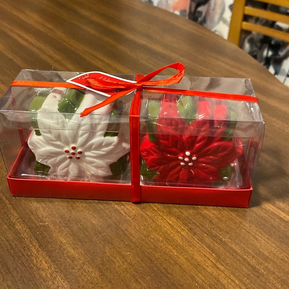 NEW IN BOX POINSETTIA SALT & PEPPER SHAKER SET
